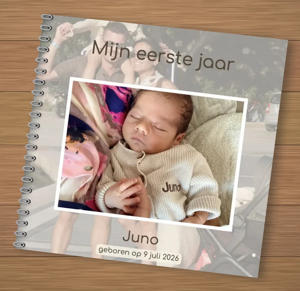 Het Eerste jaarboek: een gepersonaliseerd fotoboek met de mooiste foto's uit het eerste jaar van je kindje