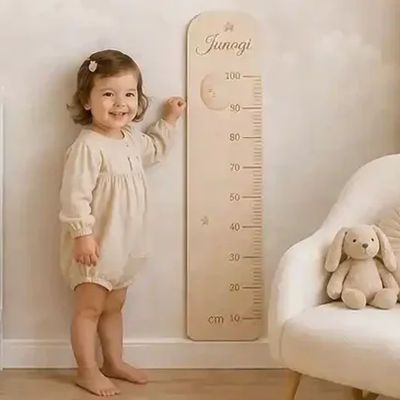 Groeimeter met naam voor de kinderkamer